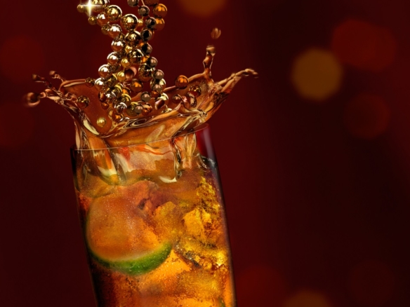 3D liquid southern comfort in tall glass thumbnail